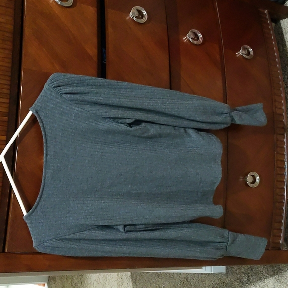 NWT forever 21 sweater - Picture 2 of 6